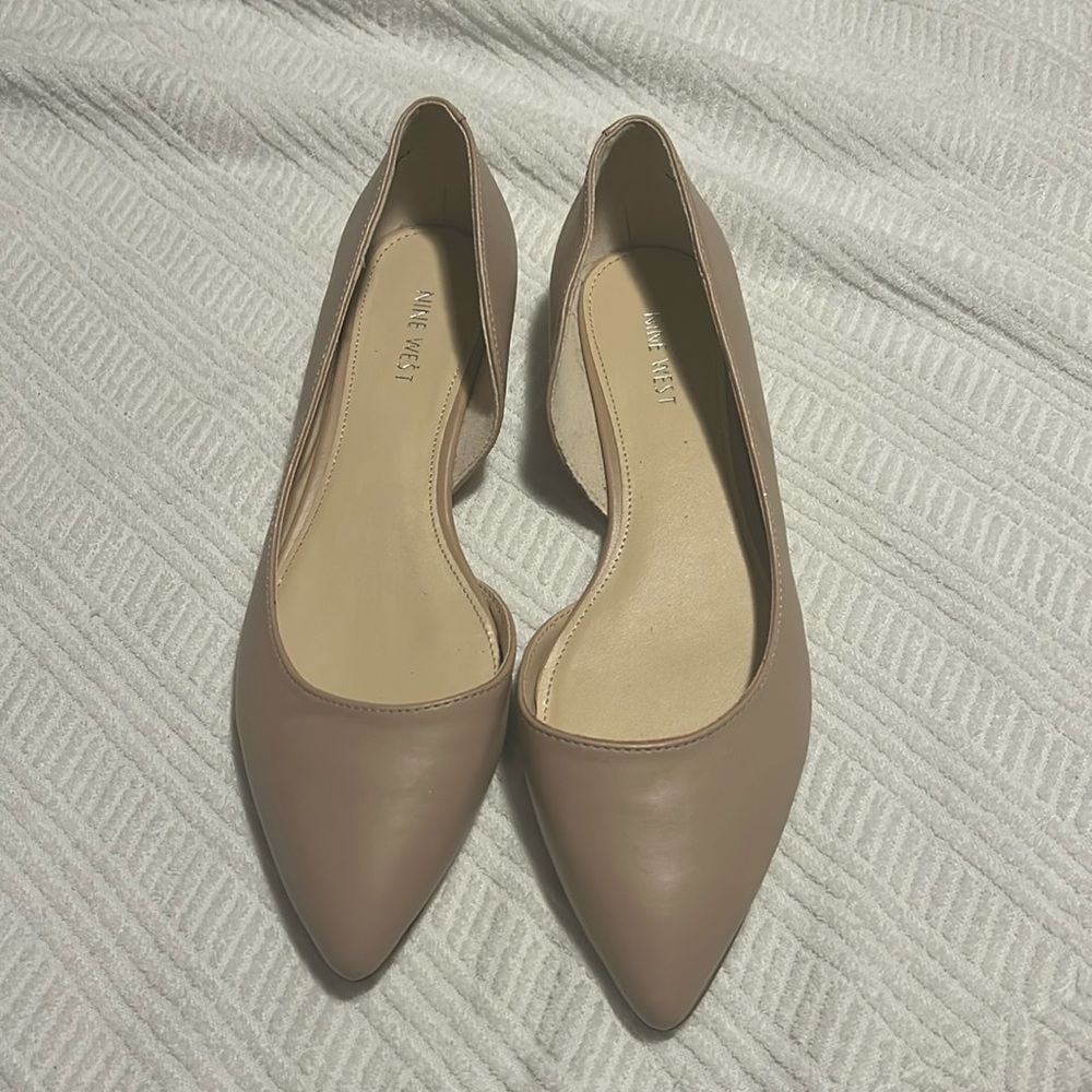 Nine West Nude Flats (New w/o tags)